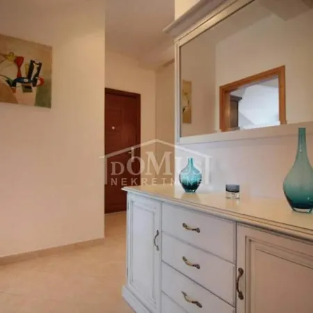 Kamis Apartment *